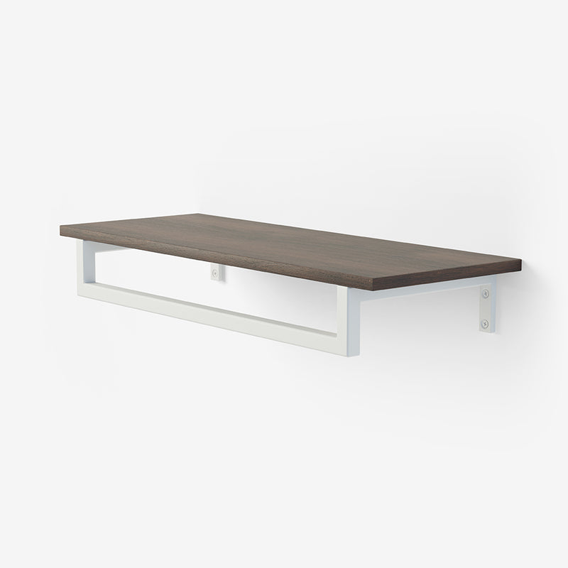 Frame Marlow - veggmontert klesbane med hylle
